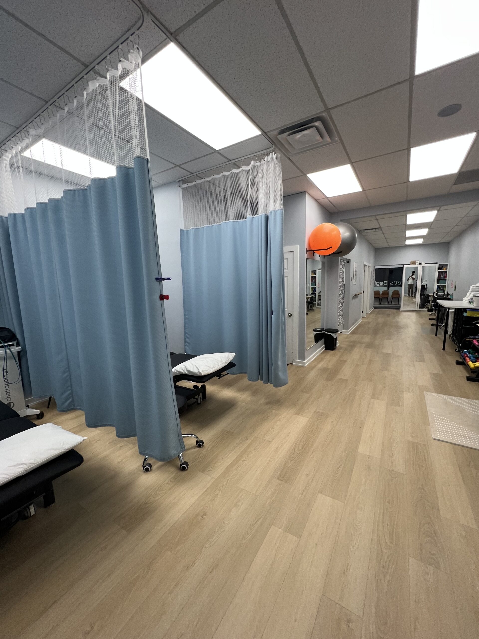 Commercial build-out project by Pro Homecrew Ltd.